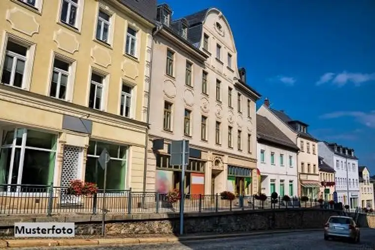 Vielseitig nutzbar – Wohn- und Bürogebäude mit integrierter Betriebswohnung