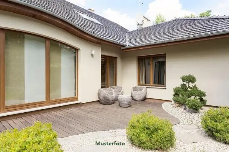 +++ Gepflegte Doppelhaushälfte mit Terrasse, Keller und 2 Stellplätzen +++