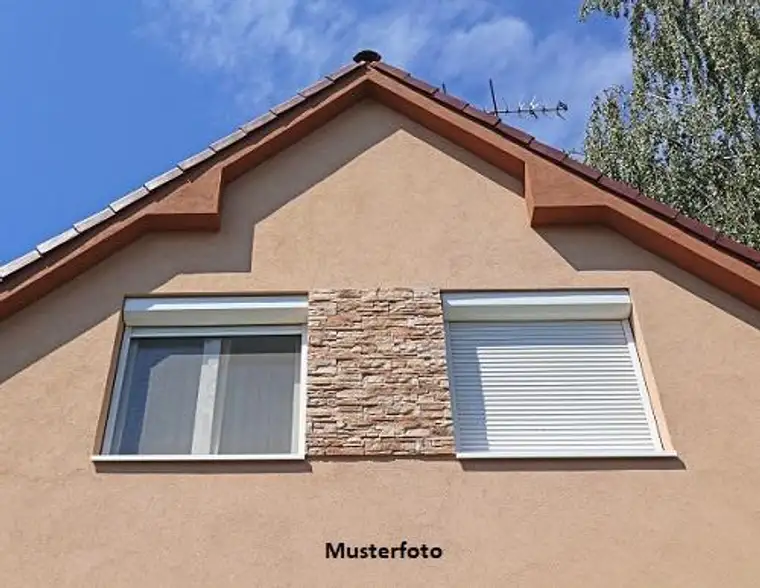 Kompaktes Eigenheim mit viel Potenzial &amp; gemütlicher Terrasse