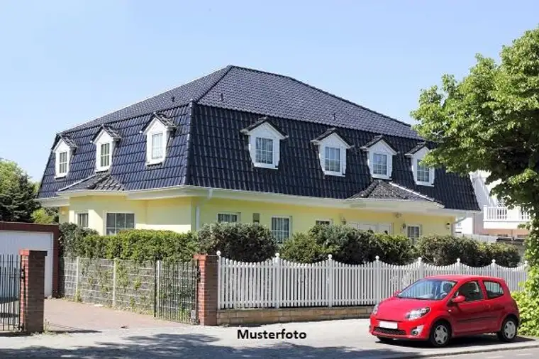 Traumhaftes Anwesen mit Villa, großzügigem Pferdestall &amp; Garage