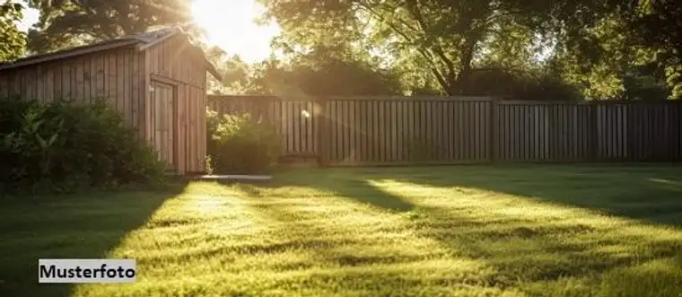 Kleines Gartenparadies mit Gartenhaus, Terrasse &amp; Teich