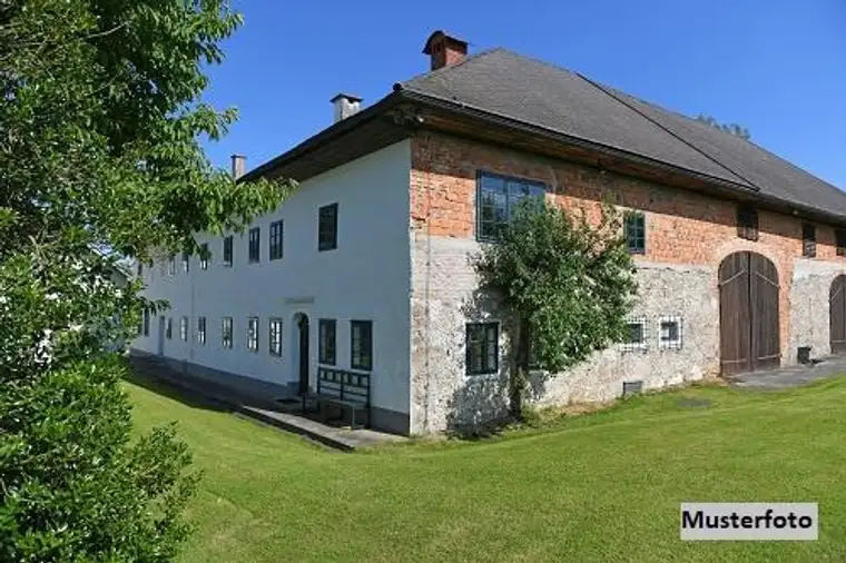 Historischer Vierkanthof mit vielseitigem Nutzungspotenzial