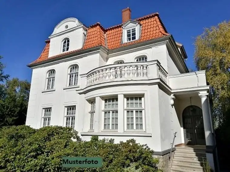 Traumhaftes Anwesen mit Villa, großzügigem Pferdestall &amp; Garage