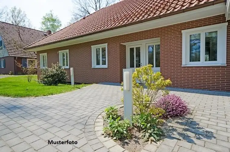 Ihr privater Wellnessbereich - Einfamilienhaus mit Hallenbad, Sauna und Garage