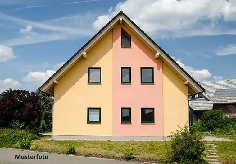 Zweifamilienhaus mit Terrasse, Balkon, ausgebautem Dachgeschoss &amp; Werkstatt