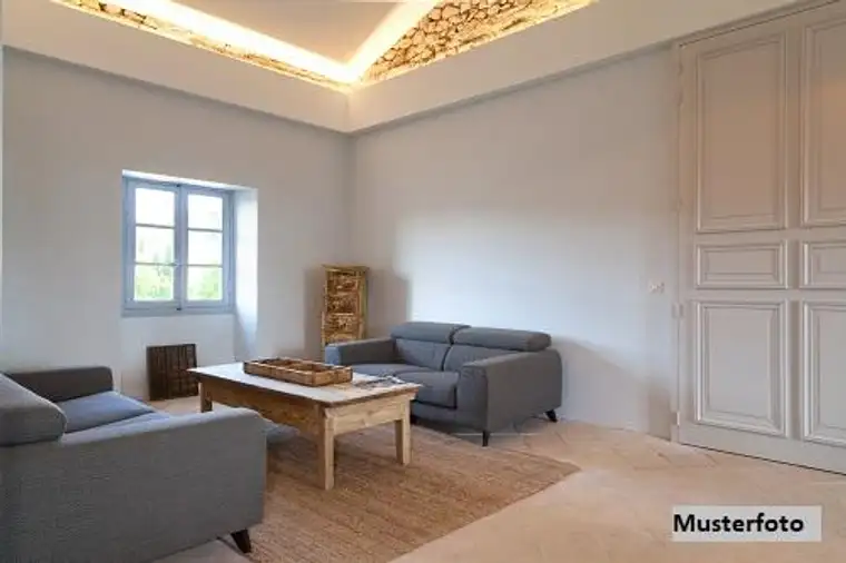 Traumhaftes Anwesen mit Villa, großzügigem Pferdestall &amp; Garage