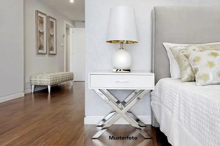 Einfamilien-Doppelhaushälfte mit Garten, Carport und Terrasse