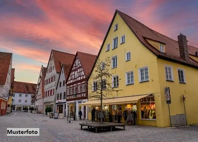 Modernes Einfamilienhaus mit ca. 270 m² Wohnfläche und Nebengebäuden