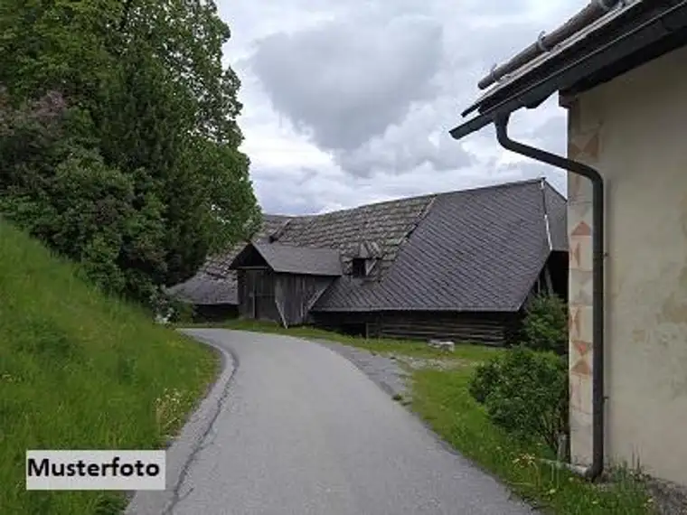 Exklusives Feriendomizil mit großzügigem Wohnhaus, Sauna &amp; Doppelgarage