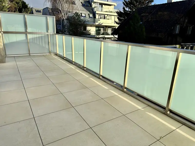 In 10 Minuten zur UNO City! Zwei-Raum-Traum mit ca. 19m2 Terrasse - U1 Kagraner Platz und dennoch ruhige Lage - Provisionsfrei für den Käufer