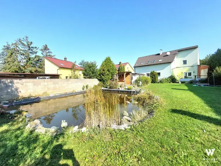Renovierungsbedürftiges Mehrfamilienhaus mit großem Garten &amp; viel Potential in Wiener Neustadt!