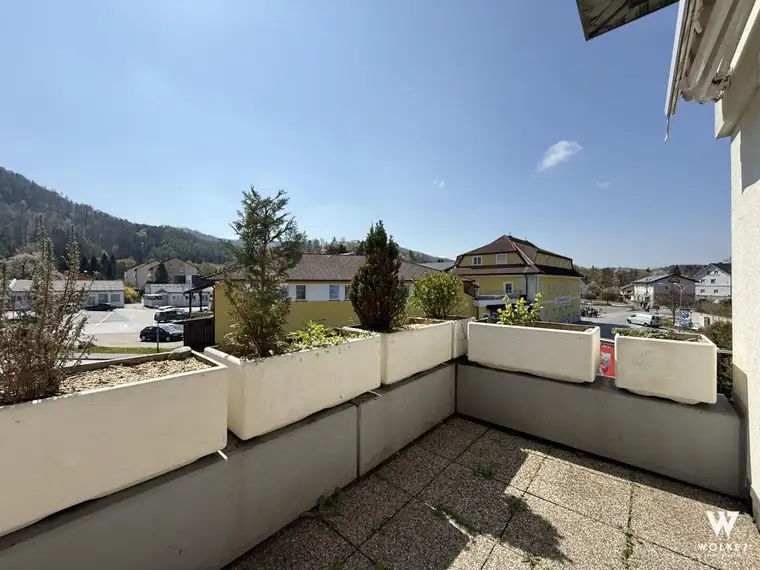 *STARTERWOHNUNG* 2-Zimmer-Wohnung mit Balkon in der Nähe vom Bahnhof