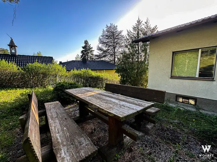 Idyllisches Einfamilienhaus mit Weitblick – Wohnen in Hanglage mit Aussicht - eingebettet in die "Neue Welt"