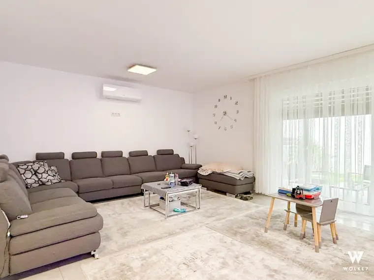 Exklusives Einfamilienhaus: Ehemaliges Eigenheim vom Bauträger mit hochwertiger Ausstattung und bewohnbarem Keller I Voll klimatisiert