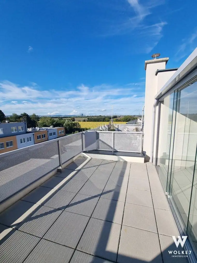 Moderne Maisonettewohnung mit großzügiger Dachterrasse in Vösendorf | ca. 95 m2 | 3 Schlafzimmer | Wohnküche | Klimaanlage | 2 überdachte Parkplätze | Mitbenutzung Badeteich