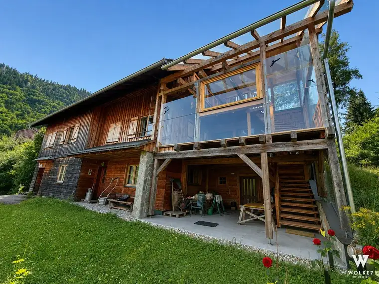 Besondere Liegenschaft mit Landhauscharakter, knapp 3.000 m² Grund und traumhaftem Weitblick in Semriach
