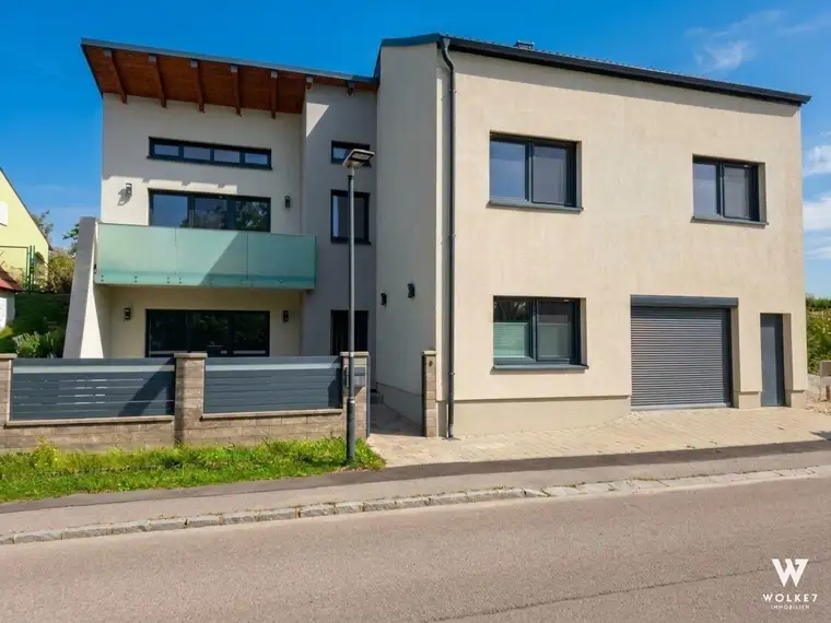 MODERNES EINFAMILIENHAUS MIT VIEL PLATZ, HOCHWERTIGER INNENAUSSTATTUNG INKL. EXKLUSIVER INNENEINRICHTUNG IN AUERSTHAL IM WEINVIERTEL