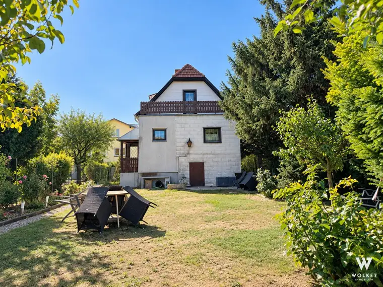 Viel Potenzial in ausgezeichneter Lage – Haus mit Eigengarten und Garage I Nähe Alterlaa U6; Steinsee