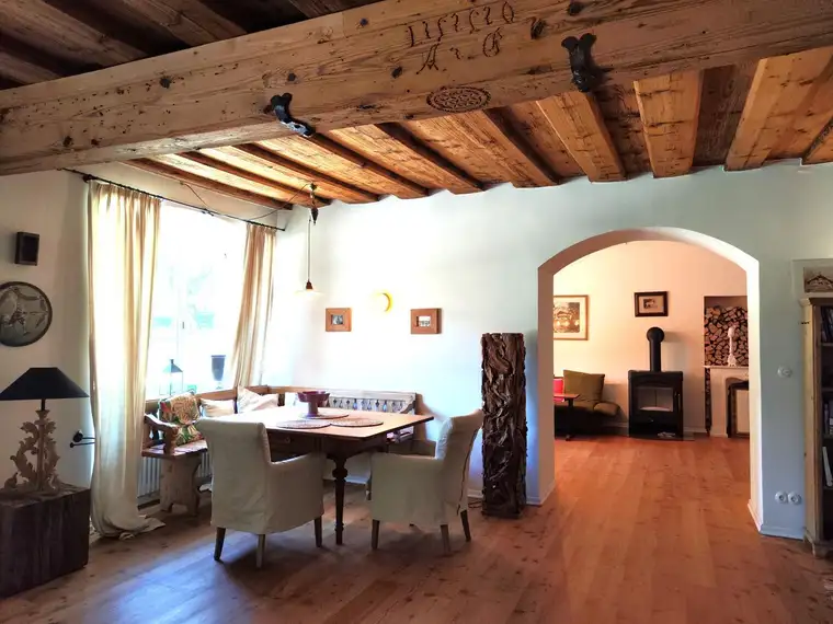 3-Zimmerwohnung mit Altbau-Charme