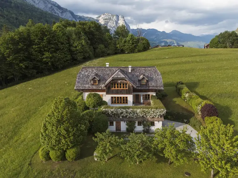 Repräsentatives Einfamilienhaus in Grünruhelage, sonnig, Seenähe, Jagdhaus