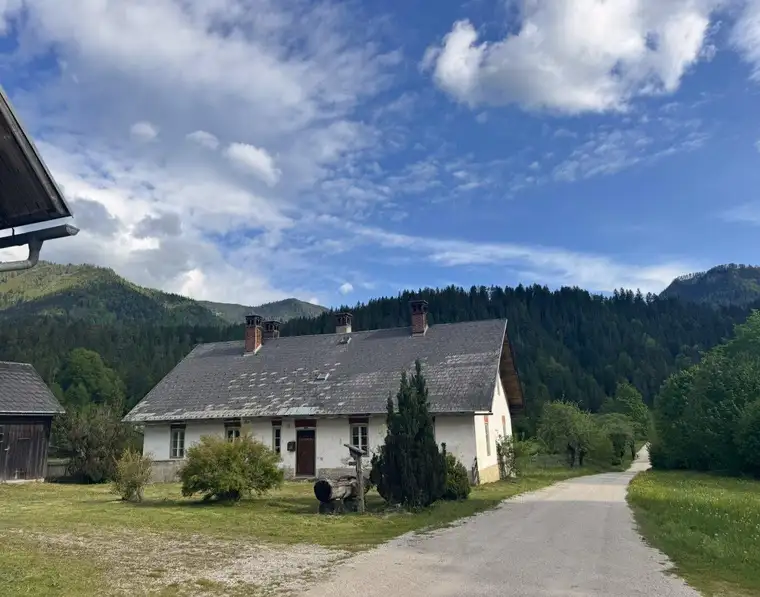 BAURECHT - LANDHAUS IN GRÜNRUHELAGE