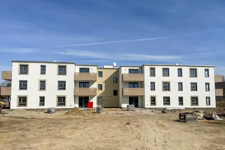 FAMILIENHIT: Erstbezugswohnung mit großen Garten