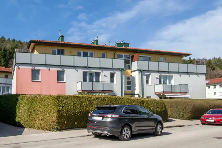 Schöne ruhige Balkonwohnung