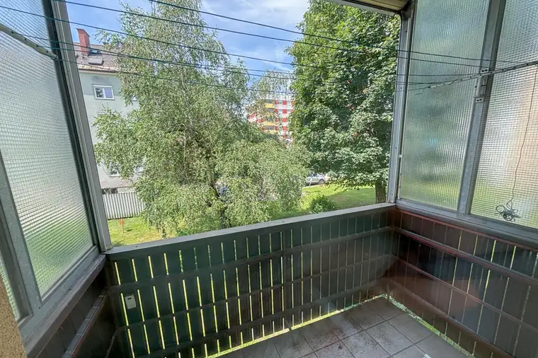 Balkonwohnung mit Blick in den Hof