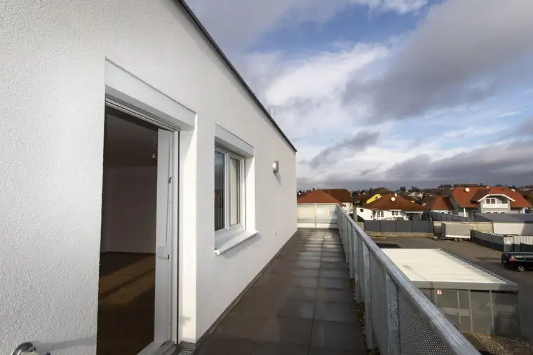 ERSTBEZUG: Helle Dachterrassenwohnung