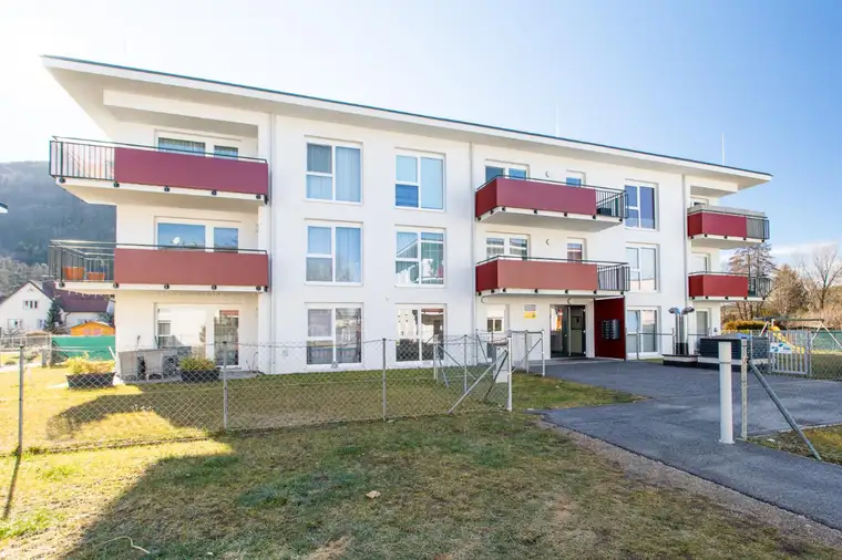 Schöne Wohnung mit Balkon in ruhiger Lage