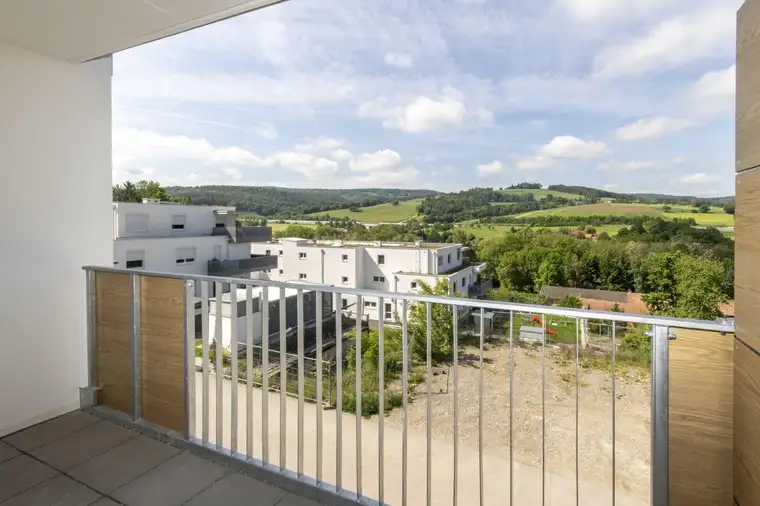 ERSTBEZUG: Wohnung mit Grünblick