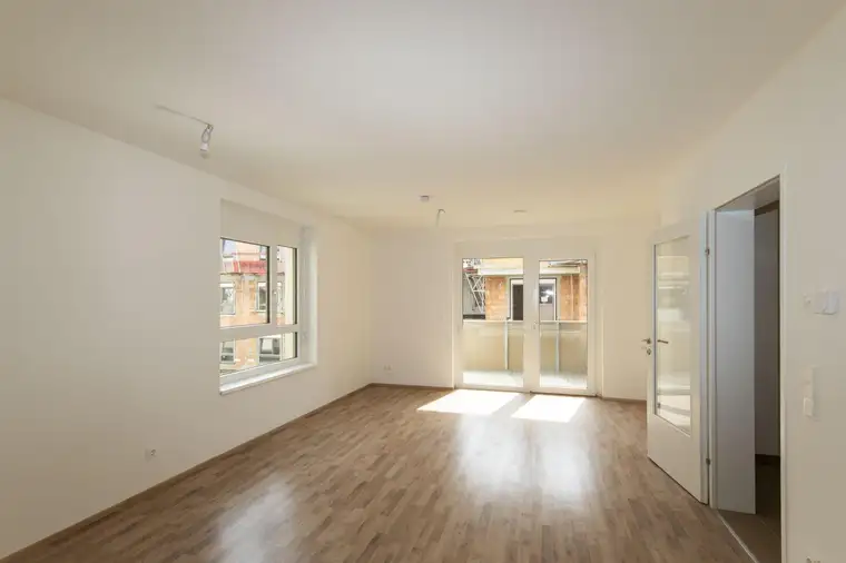 Moderne Wohnung mit ostseitigen Balkon