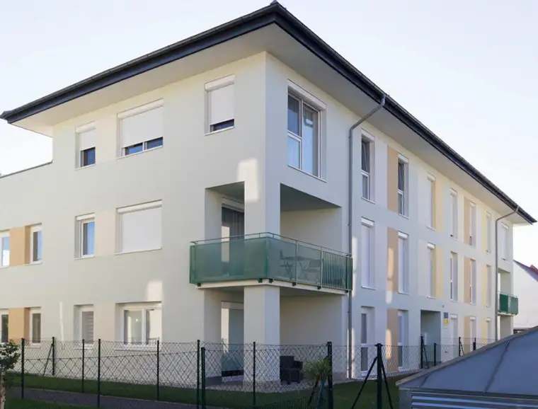 Hofseitig gelegene Wohnung mit schöner Loggia