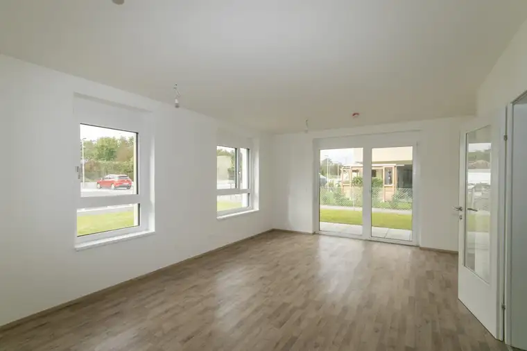 ERSTBEZUG: Erdgeschoßwohnung mit großzügigem Garten