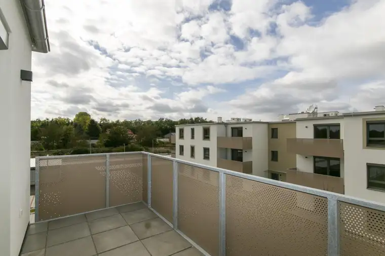 ERSTBEZUG: Helle, südowestseitige Eckwohnung