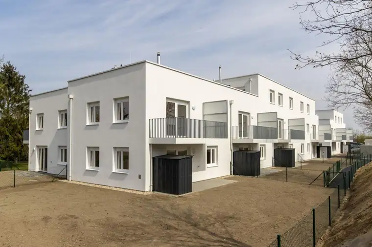 Moderne Balkonwohnung mit Fernblick