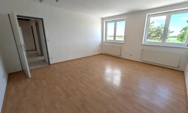 Sonnige 3 Zimmerwohnung mit zentralem Vorraum