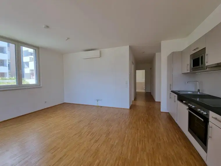Licht und klare Linien prägen das Ambiente dieser Wohnung