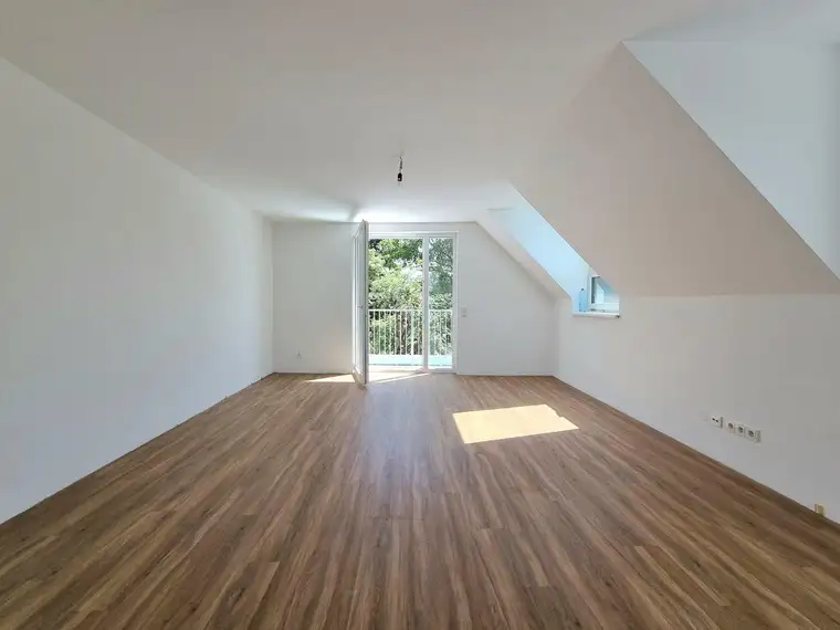 Traumhaftes Dachgeschoß-Apartment in St. Pölten - Erstbezug mit Balkon