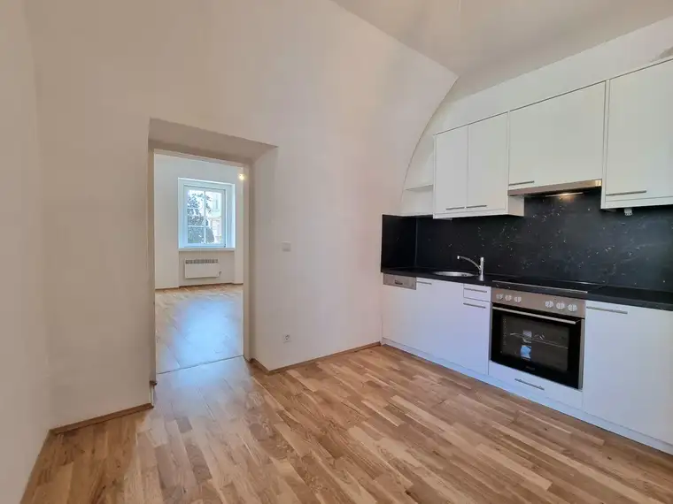 Kompakt &amp; leistbar: 41 m² Wohnung mit Küche und Ess-/Home-Office-Bereich
