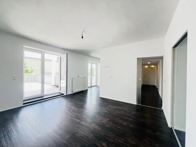 Moderne Terrassenwohnung mit privatem Liftzugang &amp; Wunschküche im Herzen der Stadt