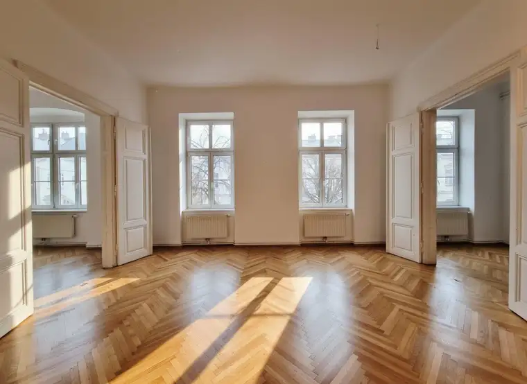 Donau-Uni &amp; IMC Nähe: 146m² Stilaltbau mit Fischgrätparkett &amp; Flügeltüren