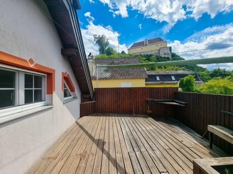 Großzügiges Wohnen auf 150 m² mit Dachterrasse, Sonnensegel und Carport – Sofortbezug