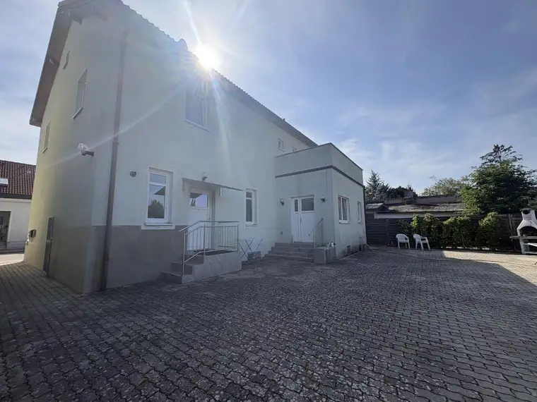 Mehrfamilienhaus mit 3 Wohneinheiten | Garten &amp; Autoabstellplatz | ideale Lage nahe EKZ Traisenpark