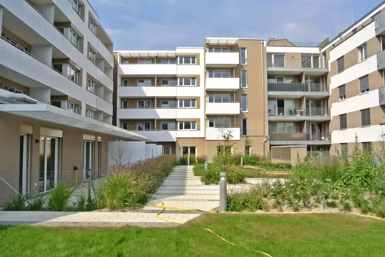 Hochwertige 4-Zimmer-Wohnung mit Balkon - im Zentrum von St. Pölten 