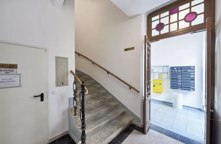 Bis März 2027 befristet vermietet – charmante 3-Zimmer-Dachgeschosswohnung mit Balkon &amp; Dachterrasse