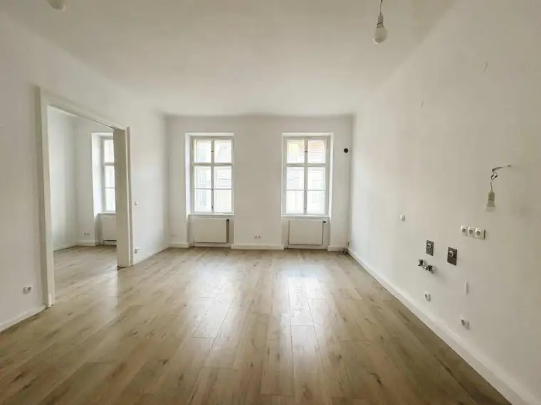 Teilsanierte 2 Zimmer Wohnung in Top Lage - 
Nahe altes AKH und Rathaus
