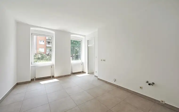Erstbezug nach Teilsanierung-
Zweiraumwohnung in der Buchengasse!

