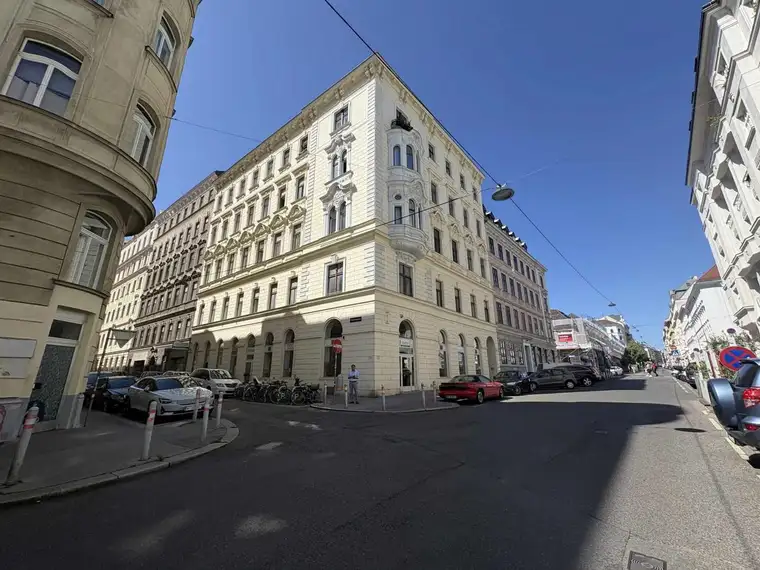 Perfekt aufgeteilte 3,5 Zimmer Wohnung
Nähe Altes AKH