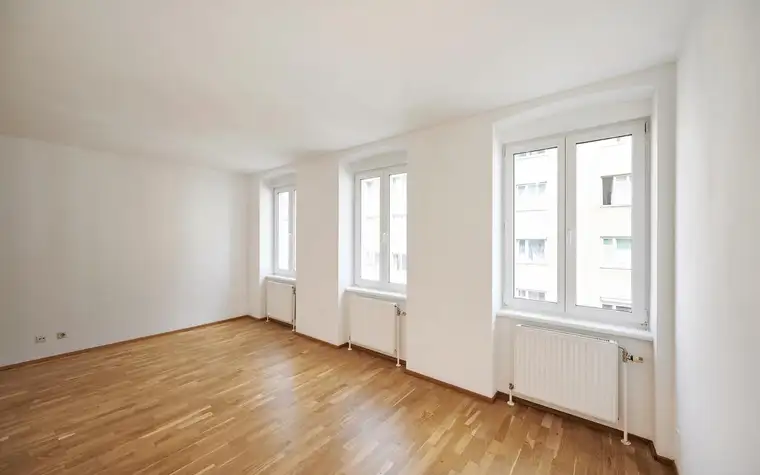 Geräumige Einraumwohnung in der Buchengasse!
